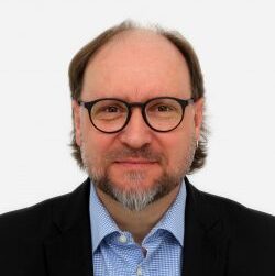 Armin_Kullmann-250×333 Armin_Kullmann-250x333